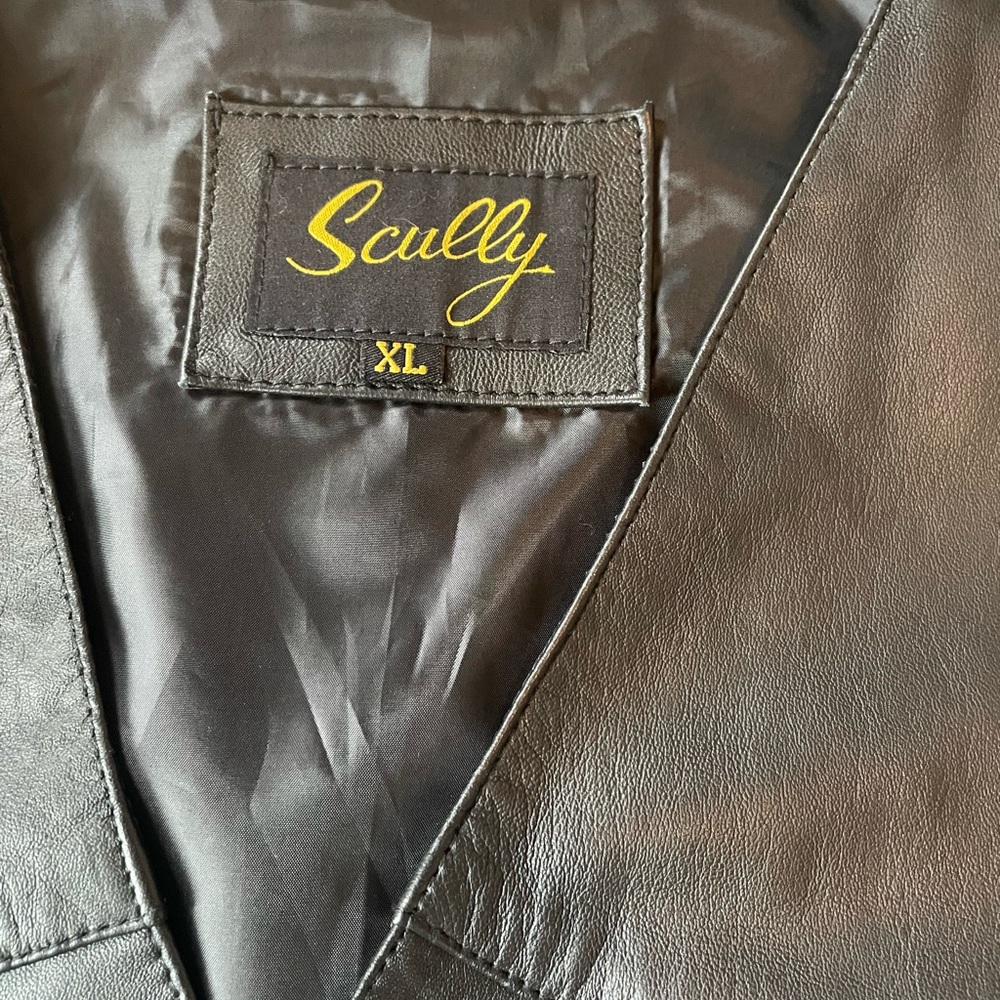 Scully Leather Vest in Sz Xl in gently used condition - Picture 7 of 7